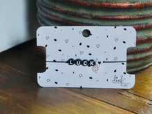 Afbeelding in Gallery-weergave laden, Armbandje Luck Zwart wit met bedeltje
