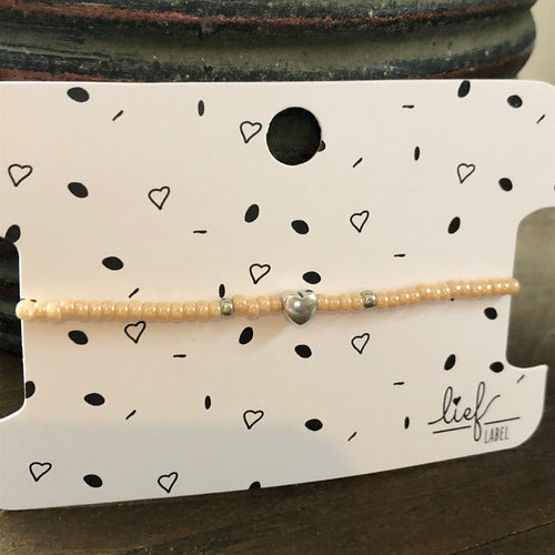 Armbandje Beads Beige Heart zilver