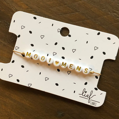 Armbandje Mooi mens Beige wit met bedeltje
