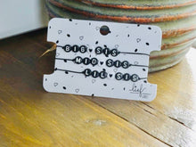 Afbeelding in Gallery-weergave laden, Armbandjes Big, Mid &amp; Lil Sis Zwart wit 3 stuks