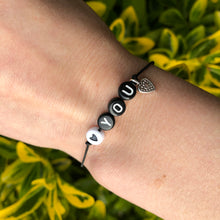 Afbeelding in Gallery-weergave laden, Armbandje Love you Zwart wit